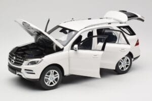 Mercedes ML W166 Blanco Minichamps 1:18 100030101 Metal - imagen 2 de 8