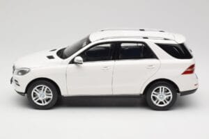 Mercedes ML W166 Blanco Minichamps 1:18 100030101 Metal - imagen 4 de 8