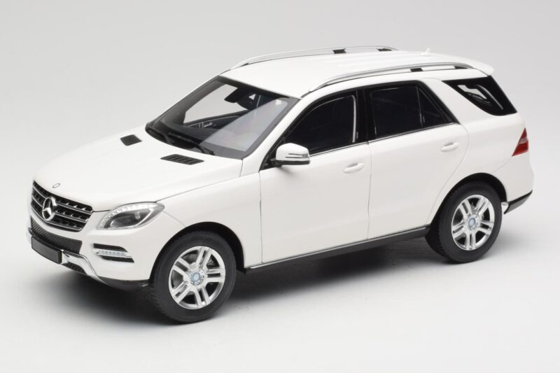 Mercedes ML W166 Blanco Minichamps 1:18 100030101 Metal