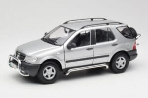 Mercedes ML320 W163 Plata Maisto 1:18 50319 Metal