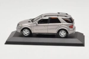 Mercedes ML63 AMG W164 Gris Metalizado Minichamps 1:43 400034570 Metal