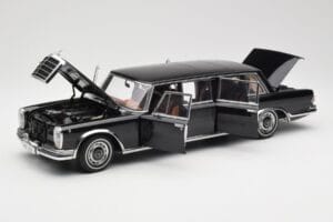 Mercedes 600 Pullman W100 Negro AUTOart 1:18 76197 Metal - imagen 2 de 8