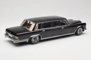 Mercedes 600 Pullman W100 Negro AUTOart 1:18 76197 Metal - imagen 3 de 8