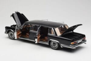Mercedes 600 Pullman W100 Negro AUTOart 1:18 76197 Metal - imagen 5 de 8