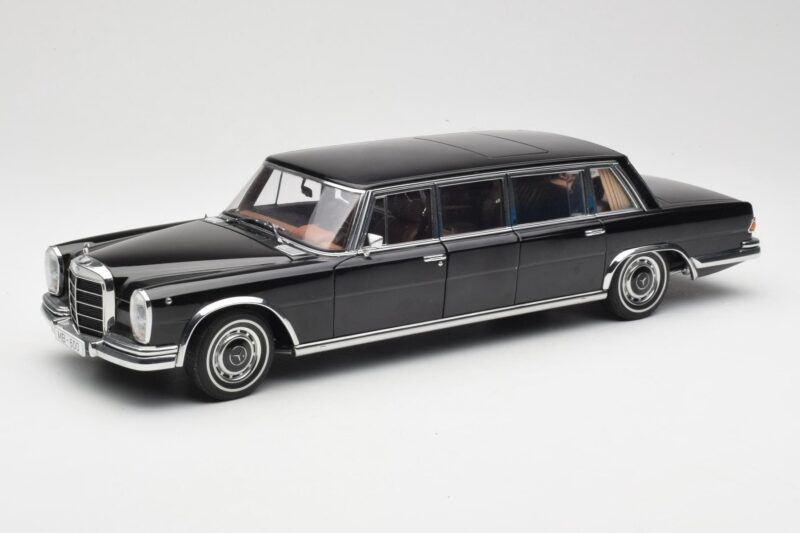Mercedes 600 Pullman W100 Negro AUTOart 1:18 76197 Metal