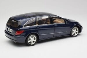 Mercedes R-Class W251 Tanzanita Azul Minichamps 1:18 150034600 Metal - imagen 3 de 8
