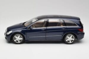 Mercedes R-Class W251 Tanzanita Azul Minichamps 1:18 150034600 Metal - imagen 4 de 8