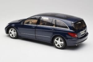 Mercedes R-Class W251 Tanzanita Azul Minichamps 1:18 150034600 Metal - imagen 7 de 8