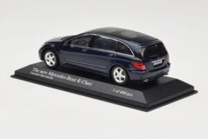 Mercedes R-Class W251 Tanzanite Blue Minichamps 1:43 B66962215 Metal - imagen 3 de 4