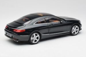 Mercedes S-Class Coupe C217 Smaragd Verde Metallic Norev 1:18 B66961244 Metal - imagen 3 de 8