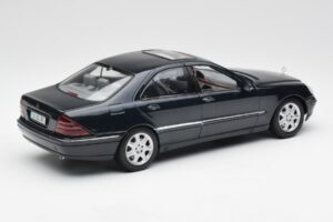 Mercedes S-Class W220 Azul Maisto 1:18 56051 Metal - imagen 3 de 8