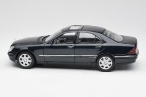 Mercedes S-Class W220 Azul Maisto 1:18 56051 Metal - imagen 4 de 8