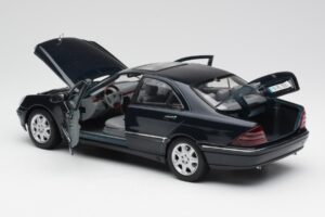 Mercedes S-Class W220 Azul Maisto 1:18 56051 Metal - imagen 5 de 8