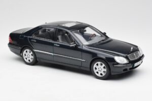 Mercedes S-Class W220 Azul Maisto 1:18 56051 Metal - imagen 6 de 8