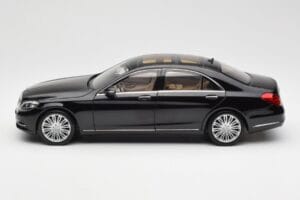 Mercedes S-Class W222 Negro Metallic Norev 1:18 183480 Metal - imagen 4 de 8