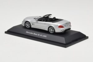 Mercedes SL 63 AMG R230 Silver Metallic Minichamps 1:43 B66960018 Metal - imagen 3 de 4