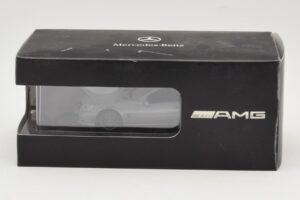 Mercedes SL 65 AMG R230 Plata Minichamps 1:43 B66960601 Metal - imagen 4 de 4