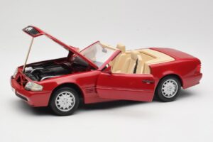 Mercedes SL500 R129 Rojo Revell 1:18 08927 Metal - imagen 2 de 8