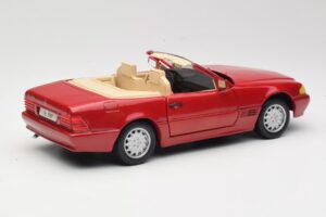 Mercedes SL500 R129 Rojo Revell 1:18 08927 Metal - imagen 3 de 8