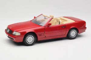 Mercedes SL500 R129 Rojo Revell 1:18 08927 Metal