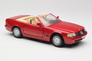 Mercedes SL500 R129 Rojo Revell 1:18 08927 Metal - imagen 6 de 8