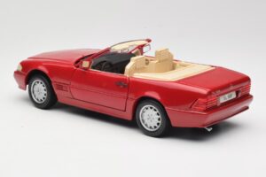 Mercedes SL500 R129 Rojo Revell 1:18 08927 Metal - imagen 7 de 8