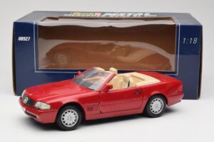 Mercedes SL500 R129 Rojo Revell 1:18 08927 Metal - imagen 8 de 8