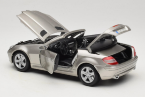 Mercedes SLK R171 Bronce Claro Metálico Maisto 1:18 31674-R1 Metal - imagen 5 de 8