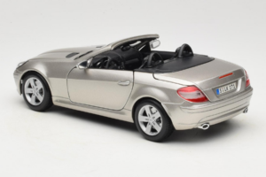 Mercedes SLK R171 Bronce Claro Metálico Maisto 1:18 31674-R1 Metal - imagen 7 de 8