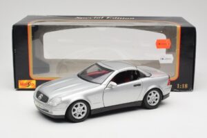 Mercedes SLK R170 Roadster Plateado Maisto 1:18 31674 Metal - imagen 2 de 9