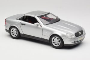 Mercedes SLK R170 Roadster Plateado Maisto 1:18 31674 Metal - imagen 6 de 9