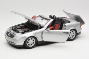 Mercedes SLK R170 Roadster Plateado Maisto 1:18 31674 Metal - imagen 8 de 9