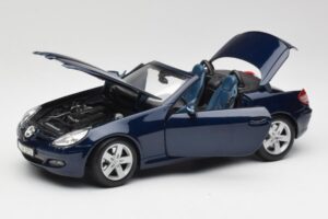 Mercedes SLK R171 Azul Maisto 1:18 B66962190 Metal - imagen 2 de 8