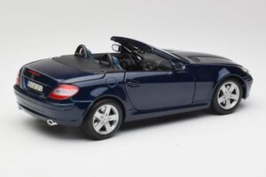 Mercedes SLK R171 Azul Maisto 1:18 B66962190 Metal - imagen 3 de 8