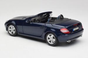 Mercedes SLK R171 Azul Maisto 1:18 B66962190 Metal - imagen 7 de 8