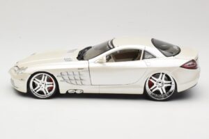Mercedes SLR McLaren C199 Blanco Maisto 1:18 31068 Metal - imagen 4 de 8