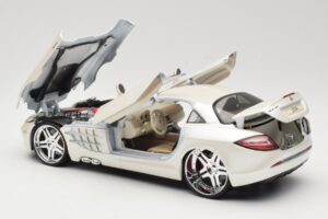 Mercedes SLR McLaren C199 Blanco Maisto 1:18 31068 Metal - imagen 5 de 8