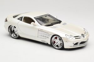 Mercedes SLR McLaren C199 Blanco Maisto 1:18 31068 Metal - imagen 6 de 8