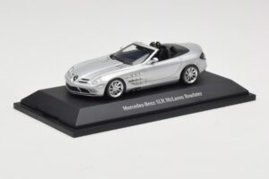 Mercedes SLR McLaren Roadster Crystal Laurit Silver Minichamps 1:43 B66961005 Metal - imagen 2 de 4