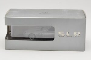 Mercedes SLR McLaren Roadster Crystal Laurit Silver Minichamps 1:43 B66961005 Metal - imagen 4 de 4