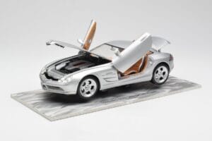 Mercedes SLR Vision Plateado Edición Limitada Con Base de Aluminio Bburago 1:18 B66962102 Metal - imagen 2 de 8