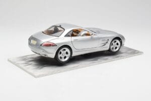 Mercedes SLR Vision Plateado Edición Limitada Con Base de Aluminio Bburago 1:18 B66962102 Metal - imagen 3 de 8