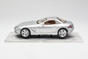 Mercedes SLR Vision Plateado Edición Limitada Con Base de Aluminio Bburago 1:18 B66962102 Metal - imagen 4 de 8