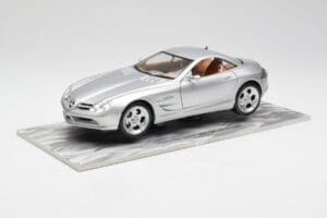 Mercedes SLR Vision Plateado Edición Limitada Con Base de Aluminio Bburago 1:18 B66962102 Metal