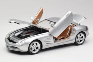 Mercedes SLR Vision Liquid Plata Maisto 1:18 B66962101 Metal - imagen 2 de 8