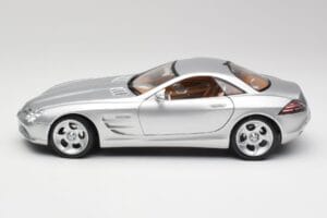 Mercedes SLR Vision Liquid Plata Maisto 1:18 B66962101 Metal - imagen 4 de 8