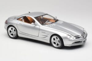 Mercedes SLR Vision Liquid Plata Maisto 1:18 B66962101 Metal - imagen 6 de 8