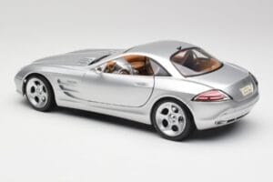 Mercedes SLR Vision Liquid Plata Maisto 1:18 B66962101 Metal - imagen 7 de 8