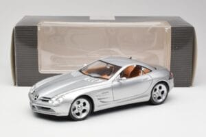Mercedes SLR Vision Liquid Plata Maisto 1:18 B66962101 Metal - imagen 8 de 8