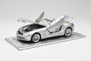 Mercedes SLR Vision Roadster Liquid Plata Maisto 1:18 B66963208 Metal - imagen 2 de 8
